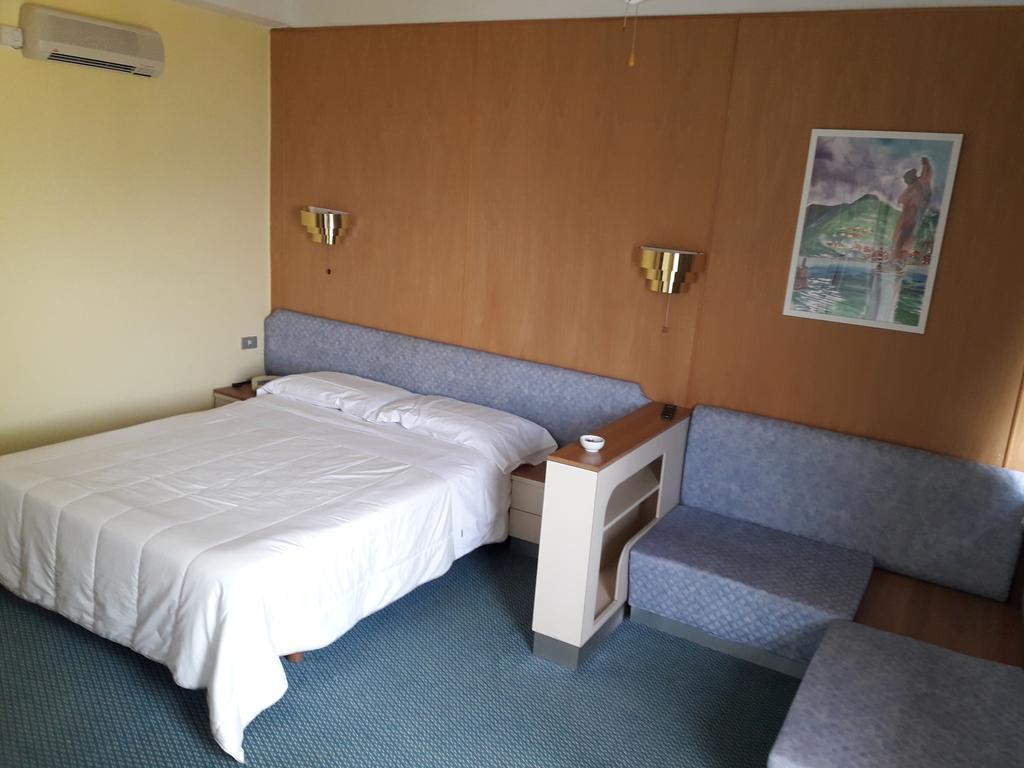 Hotel Nautilus Вальмадрера Екстер'єр фото